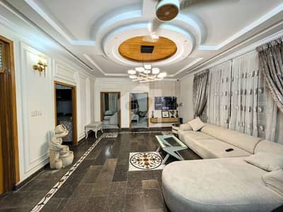 Beautiful Luxury 10 Marla Upper Portion Available For Rent