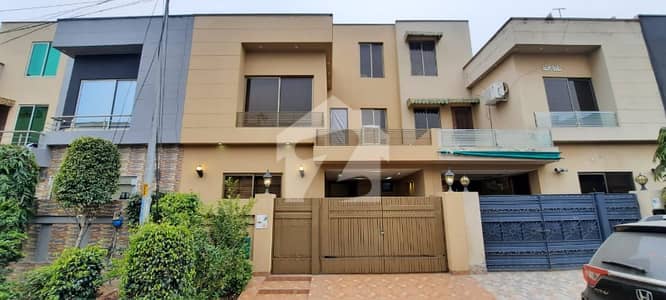 5 MARLA BEAUTIFUL HOUSE FOR SALE IN ALI BLOCK SECTOR B BAHRIA TOWN LAHORE