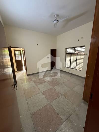Model Town Block K One Kanal Old House Available For Rent