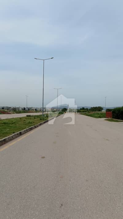 جی ۔ 14/4 جی ۔ 14,اسلام آباد میں 1 کنال رہائشی پلاٹ 7.3 کروڑ میں برائے فروخت۔