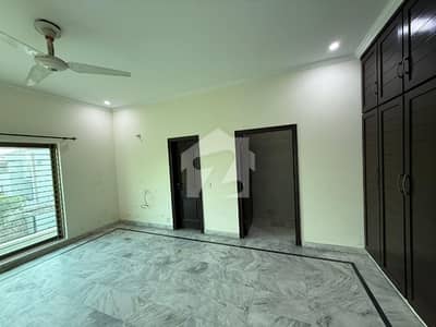 1 Kanal Upper Portion Available For Rent