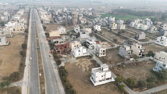 ڈی ایچ اے 9 ٹاؤن ۔ بلاک ڈی ڈی ایچ اے 9 ٹاؤن,ڈیفنس (ڈی ایچ اے),لاہور میں 5 مرلہ رہائشی پلاٹ 90.0 لاکھ میں برائے فروخت۔ ڈی ایچ اے 9 ٹاؤن ۔ بلاک ڈی ڈی ایچ اے 9 ٹاؤن,ڈیفنس (ڈی ایچ اے),لاہور میں 5 مرلہ رہائشی پلاٹ 90.0 لاکھ میں برائے فروخت۔
