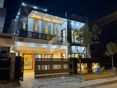 ٹاپ سٹی 1 - بلاک ڈی ٹاپ سٹی 1,اسلام آباد میں 5 کمروں کا 10 مرلہ مکان 4.5 کروڑ میں برائے فروخت۔ ٹاپ سٹی 1 - بلاک ڈی ٹاپ سٹی 1,اسلام آباد میں 5 کمروں کا 10 مرلہ مکان 4.5 کروڑ میں برائے فروخت۔