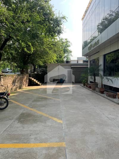 G 9 4 Plaza For Sale I N T