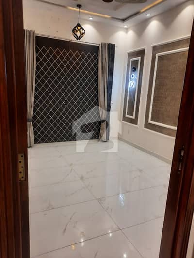 MIAN BROTHERS OFFER DEFENCE PHASE 7 ORIGINAL PIC 5 MARLA DOUBLE UNIT SLIGHTLY USED JUST LIKE BRAND NEW HOUSE WITH SOLAR INSTALLED FOR SALE