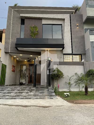 Formanites Housing Scheme 5 Marla Brand New House For Sale