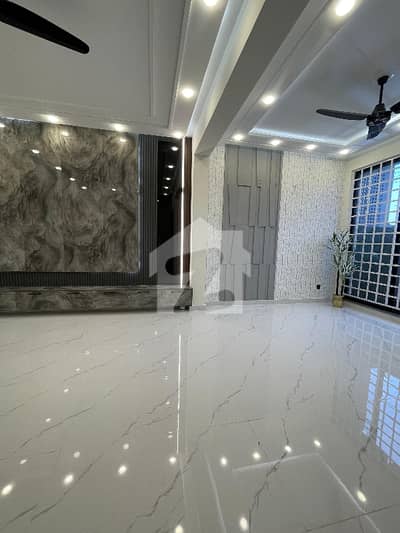 Formanites Housing Scheme 5 Marla Brand New House For Sale