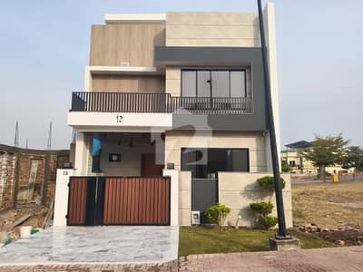 بحریہ انکلیو بحریہ ٹاؤن,اسلام آباد میں 3 کمروں کا 5 مرلہ مکان 2.8 کروڑ میں برائے فروخت۔