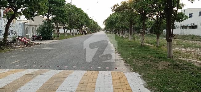 TOP LOCATION PLOT AVAILABLE FOR SALE
