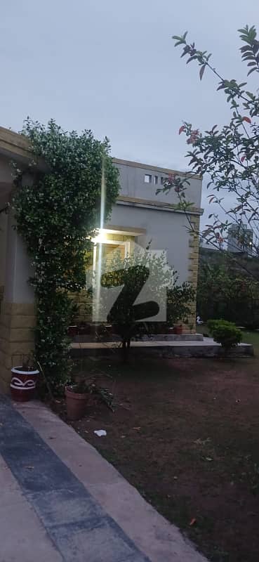 بنی گالہ اسلام آباد میں 5 کمروں کا 2 کنال فارم ہاؤس 15.0 کروڑ میں برائے فروخت۔