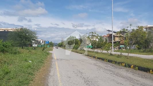 8 Marla Top Location Margalla Facing Plot is For Sale in Islamabad