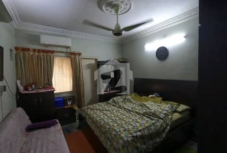 فیڈرل بی ایریا ۔ بلاک 10 فیڈرل بی ایریا,کراچی میں 5 کمروں کا 1 کنال مکان 10.9 کروڑ میں برائے فروخت۔