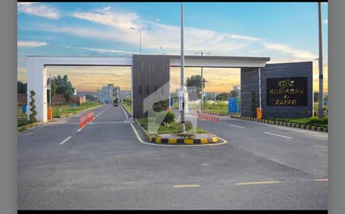 خیابانِ ظفر لاہور میں 10 مرلہ رہائشی پلاٹ 1.7 کروڑ میں برائے فروخت۔