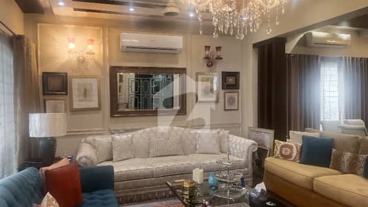 1 KANAL VERY LESS USED HOUSE   A BLOCK DHA PHASE 6  FOR SALE