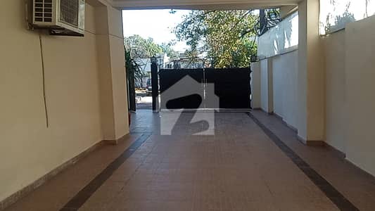 ایف ۔ 8/1 ایف ۔ 8,اسلام آباد میں 10 کمروں کا 2 کنال مکان 16.2 لاکھ میں کرایہ پر دستیاب ہے۔