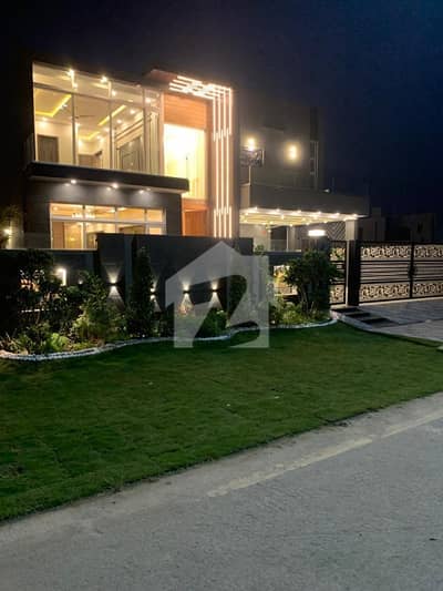 Near To Park Brand New House Owner Needy Near To Park Brand New House Owner Needy