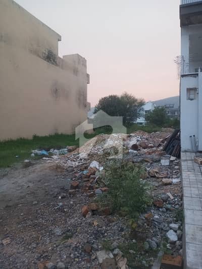 Top Location Marla Plot For Sale In Sector D-12