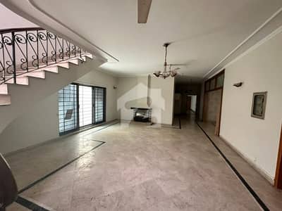1 Kanal House Is Available For Rent 1 Kanal House Is Available For Rent