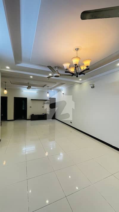 Beautiful 5Bed House Available For Rent Ideal Location F11
