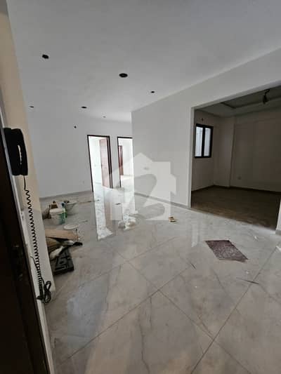 یونیورسٹی روڈ کراچی میں 2 کمروں کا 5 مرلہ فلیٹ 1.8 کروڑ میں برائے فروخت۔