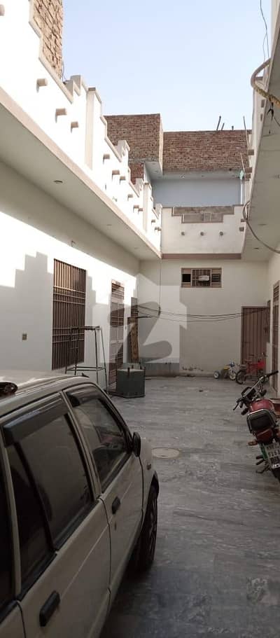 خان ویلیج ملتان میں 6 کمروں کا 1 کنال مکان 4.0 کروڑ میں برائے فروخت۔ خان ویلیج ملتان میں 6 کمروں کا 1 کنال مکان 4.0 کروڑ میں برائے فروخت۔
