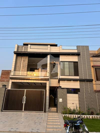 10 Marla Most Luxurious House For Sale  60 Ft Road  Near Kanal Road