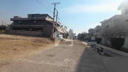 2 KANAL 3 MARLA LEVEL PLOT FOR SALE IN AGOCHS 1 ISLAMABAD