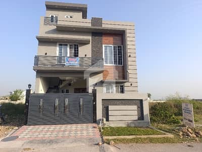 5 MARLA BRAND NEW DOUBLE STOREY HOUSE FOR SALE