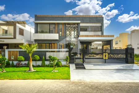 LUXURY 1 KANAL HOUSE ON HOT LOCATION NEAR ALL FACILITIES