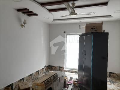 10 Marla Upper Portion For Rent In DHA Phase 8 - Ex Air Avenue Lahore
