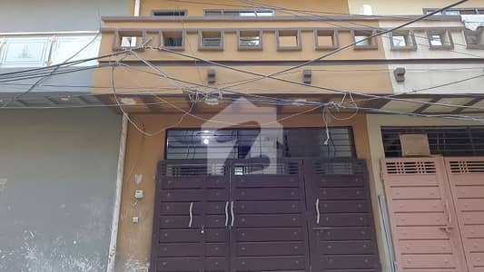 صادق آباد راولپنڈی میں 4 کمروں کا 3 مرلہ مکان 1.35 کروڑ میں برائے فروخت۔