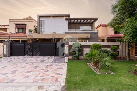 Slightly Used Near To Park 1 Kanal Modern Design Luxury House