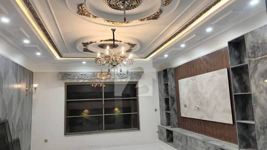 1 Kanal Ultra Classical Brand New Bungalow