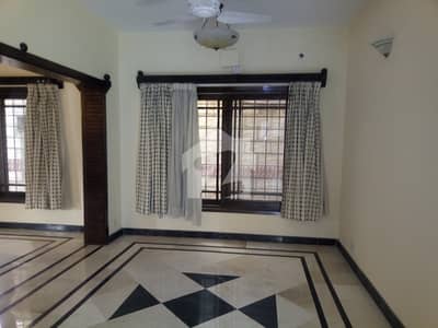 ایف ۔ 6 اسلام آباد میں 5 کمروں کا 1 کنال مکان 5.5 لاکھ میں کرایہ پر دستیاب ہے۔