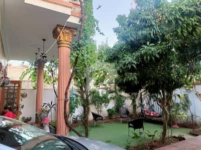بنی گالہ اسلام آباد میں 6 کمروں کا 12 مرلہ مکان 2.5 کروڑ میں برائے فروخت۔