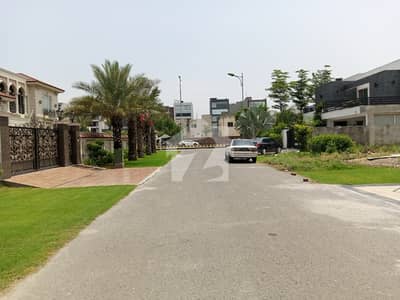 ڈی ایچ اے فیز 6 - بلاک سی فیز 6,ڈیفنس (ڈی ایچ اے),لاہور میں 1 کنال رہائشی پلاٹ 5.15 کروڑ میں برائے فروخت۔