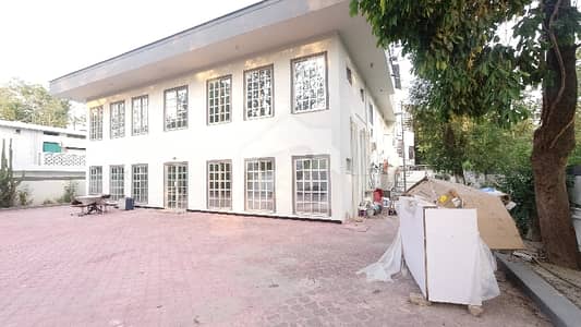 888 Square Yard House Available For Rent In F-7 With 11 Bed 12 Baths 888 Square Yard House Available For Rent In F-7 With 11 Bed 12 Baths