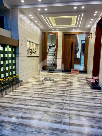 5 MARLA BRAND NEW ULTRA LUXURY MODERN HOUSE FOR RENT IN JINNAH BLOCK BAHRIA TOWN LAHORE