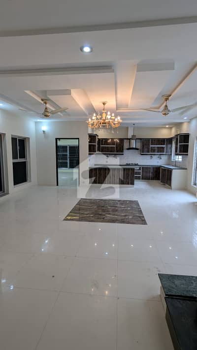 10 MARLA FULL HOUSE FOR RENT IN JASMINE BLOCK BAHRIA TOWN LAHORE