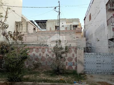 نارتھ کراچی ۔ سیکٹر 11بی نارتھ کراچی,کراچی میں 3 کمروں کا 10 مرلہ مکان 4.85 کروڑ میں برائے فروخت۔