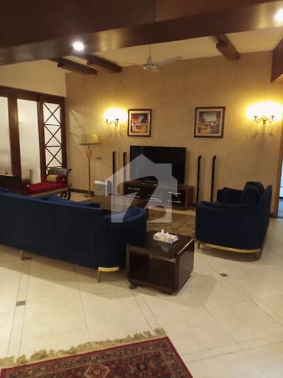 12 MARLA TRIPLE STORY HOUSE 8 KV SOLAR SYSTEM INSTALL SOLID CONSTRUCTION 3 FAMILY KY LIYA GOOD OPTION OTHER OPTIONS AVAILABLE IN PAF COLONY ZARAR SHAHEED ROAD