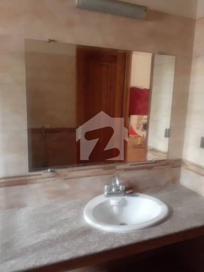 14 Marla Upper Portion For Rent With 3 Bedrooms