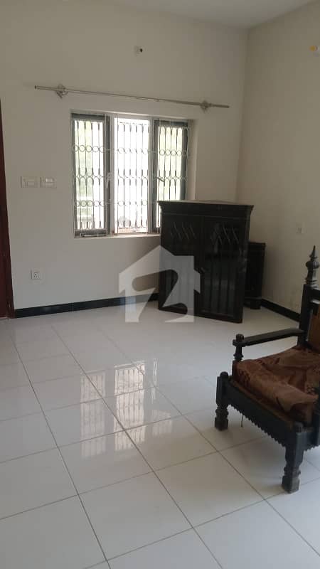 Full House Available for Rent in F-11 Full House Available for Rent in F-11