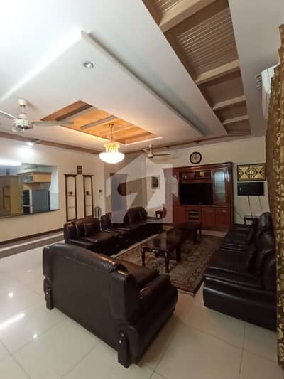 Kanal Furnished 5 Bedrooms House Available For Rent