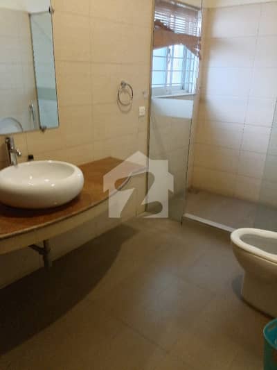 24 MARLA HOUSE FOR RENT IN MAIN CANTT NEAR FOTRESS STADIUM MALL ROAD OTHER OPTIONS IN CANTT CAVLARY GROUN GULBERG