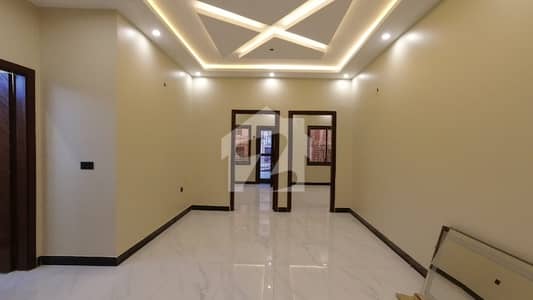Ready To sale A Prime Location Upper Portion 200 Square Yards In Gulshan-e-Iqbal - Block 6 Karachi