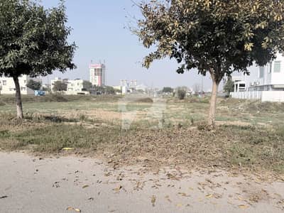 ڈی ایچ اے فیز 8 - بلاک ٹی فیز 8,ڈیفنس (ڈی ایچ اے),لاہور میں 1 کنال رہائشی پلاٹ 6.1 کروڑ میں برائے فروخت۔ ڈی ایچ اے فیز 8 - بلاک ٹی فیز 8,ڈیفنس (ڈی ایچ اے),لاہور میں 1 کنال رہائشی پلاٹ 6.1 کروڑ میں برائے فروخت۔