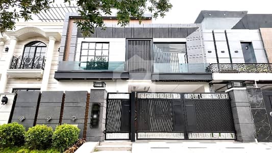 Highly-coveted Prime Location 10 Marla House Is Available In Lake City - Sector M-2A For sale Highly-coveted Prime Location 10 Marla House Is Available In Lake City - Sector M-2A For sale