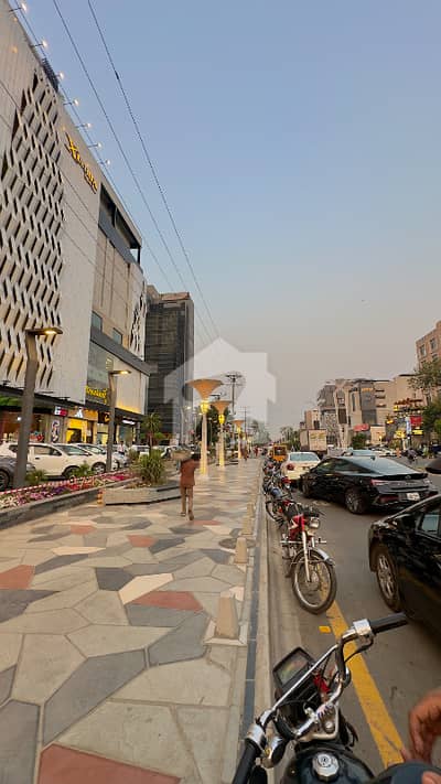 Premium 674 Sq Ft Commercial Space Shop/Office for Sale in Xinhua Mall, Lahore