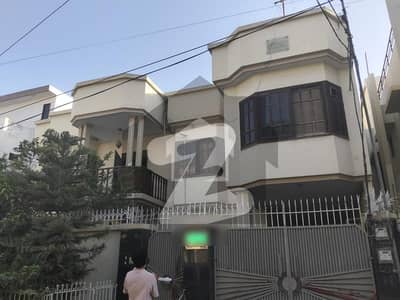 Triple Storey 400 Square Yards House Available In Gulshan-E-Iqbal - Block 3 For Sale